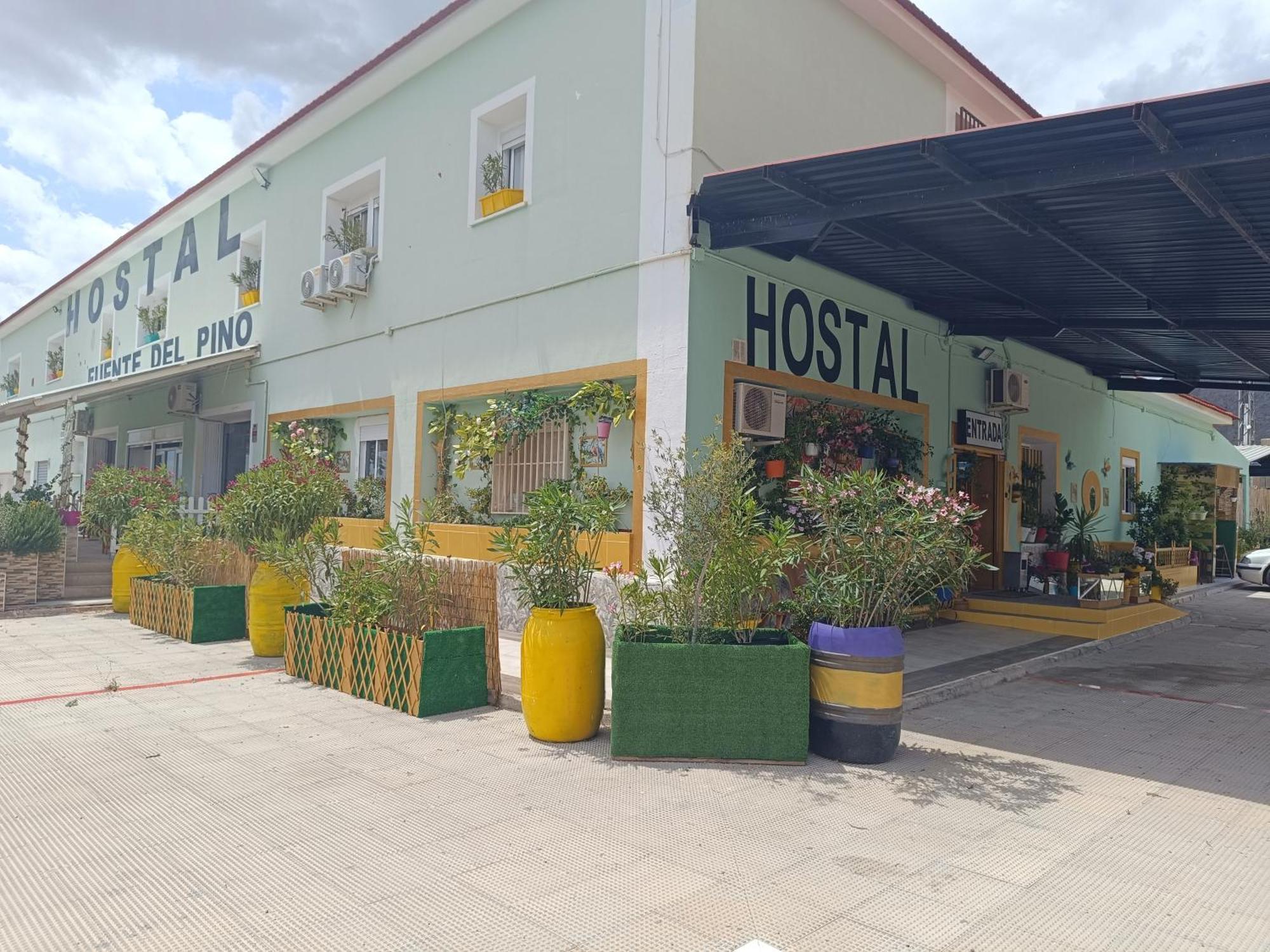 Hostal Fuente Del Pino Хумілья Екстер'єр фото