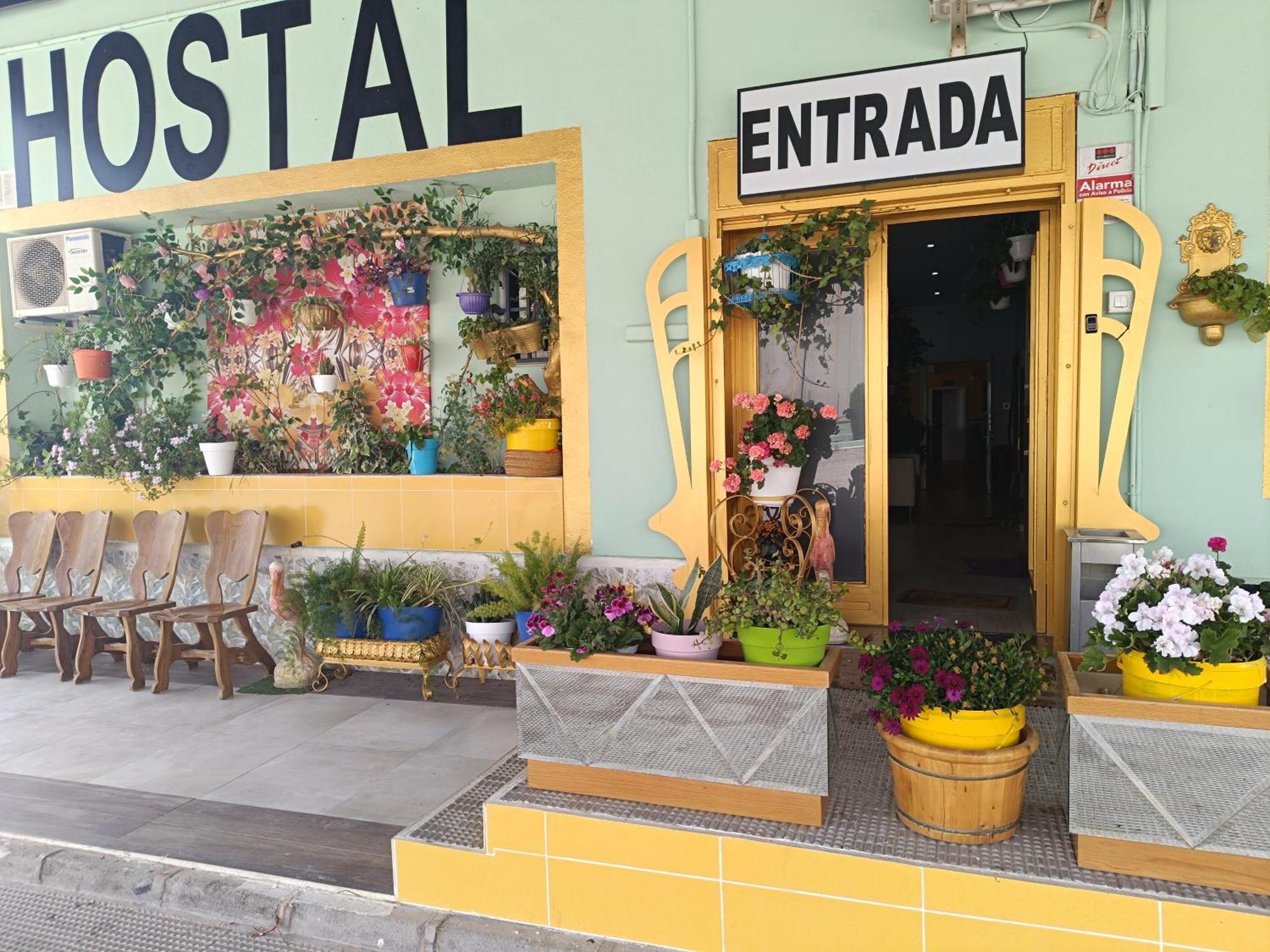 Hostal Fuente Del Pino Хумілья Екстер'єр фото