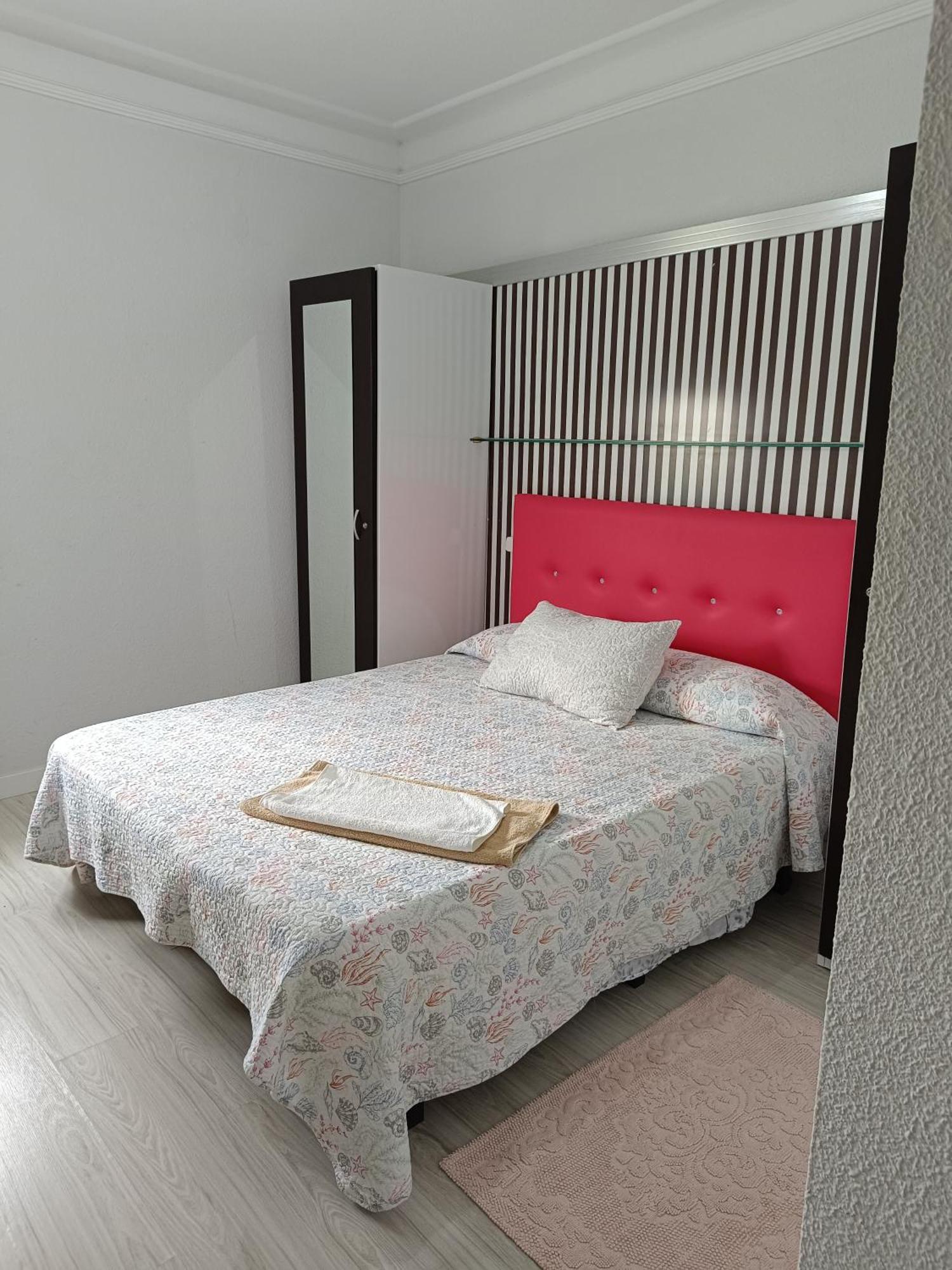 Hostal Fuente Del Pino Хумілья Екстер'єр фото